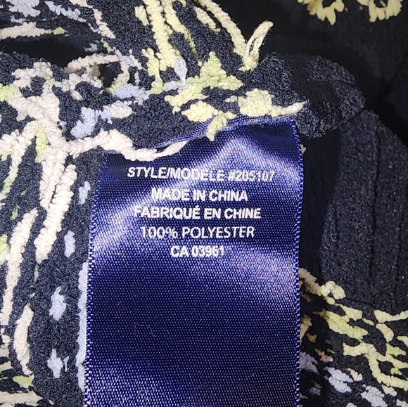 Denver Hayes V-neck Knitted Sweater - Picture 4 of 4